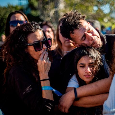 Familie und Freunde trauern um einen Angehörigen, der von der Hamas verschleppt und nun tot aufgefunden wurde