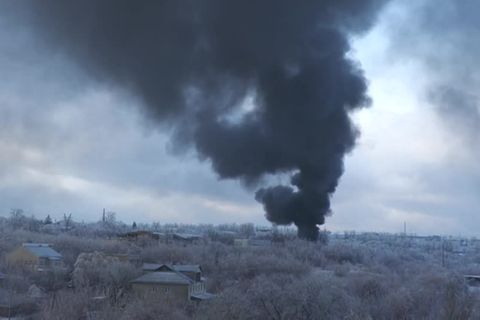 Video: Ukraine: Öllager in Donezk getroffen