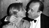 Das Bild zeigt sie 1987 mit dem damaligen Außenminister Hans-Dietrich Genscher auf dem Deutschen Filmball in München