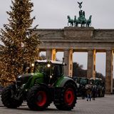 Die unerfreuliche Adventsbotschaft hat Bauern in der ganzen Republik kalt erwischt: Gleich doppelt sollen sie von den Sparplänen der Ampel-Regierung betroffen sein.