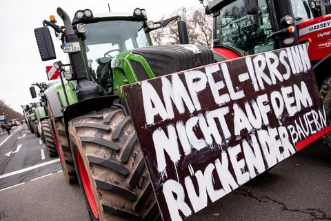 "Ampel-Irrsinn nicht auf dem Rücken der Bauern", fordert ein anderer