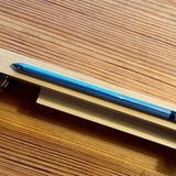 Spielzeug für Grill-Fans: Meater 2 Plus  Wie wär’s mit einem Geschenk, das man gleich bei der Weihnachtsgans ausprobieren kann? Das smarte Thermometer Meater 2 Plus misst direkt im Fleisch, wann es gar ist. Und meldet das dann ans Smartphone. Ein praktisches Gadget für jeden Grill-Fan, das mit einem Preis ab 130 Euro auch durchaus Geschenk-tauglich ist. Mehr erfahren Sie in unserem Test.