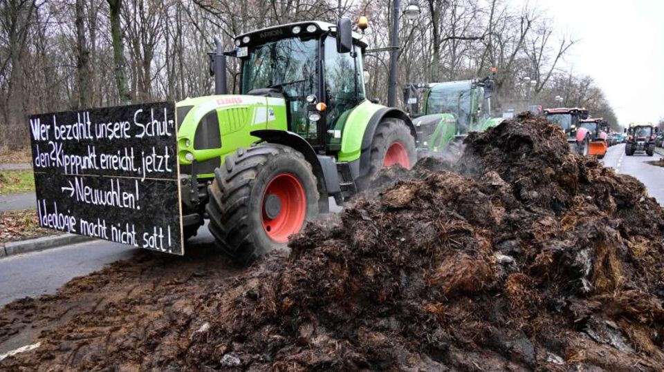 Bauern-Demo in Berlin: Landwirte fordern "Die Ampel muss weg" | STERN.de