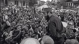 1950er: Fidel Castro wird von der Menge bejubelt
