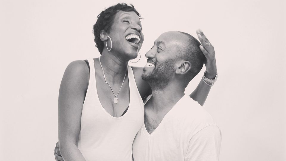 Expertin im Interview: Paartherapeutin über Liebe und Erotik: Tipps und Tricks, wie eine Beziehung auch schweren Zeiten standhalten kann