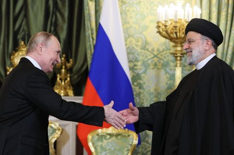 Enge Verbündete: Wladimir Putin empfing Anfang Dezember den iranischen Präsidenten Ebrahim Raisi in Moskau