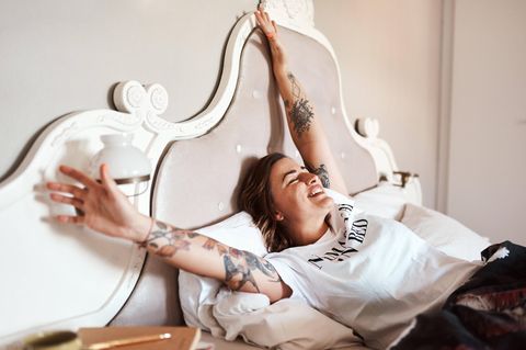 Frau im Bett