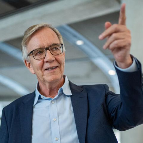 "Mit dem Urteil ist klar, dass wir im Bundestag bleiben", so Dietmar Bartsch, Fraktionsvorsitzender der Linken