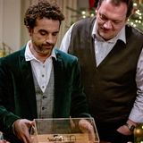 Alexander prahlt mit seiner ganz speziellen Muffe, für die er Preise bekommen hat und die ihm Millionengeschäfte mit China bescheren. Doch hat er die Muffe wirklich selbst entwickelt - oder stahl sie seine Ehefrau Sabine von ihren Brüdern? Mario und Thorsten Meurer kommt das Teil jedenfalls arg vertraut vor - was an Heiligabend für Spannungen sorgen wird.