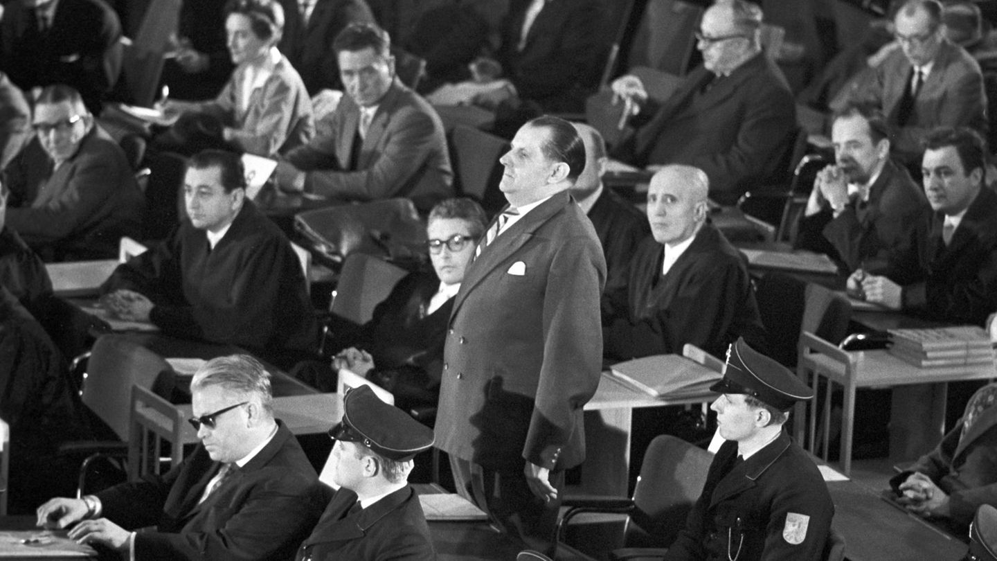 Blick auf den Auschwitz-Prozess