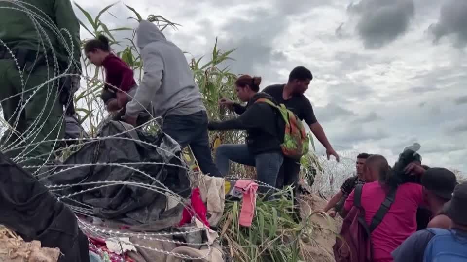 Video: Texas will hart gegen Migranten vorgehen Video: Texas will hart gegen Migranten vorgehen
