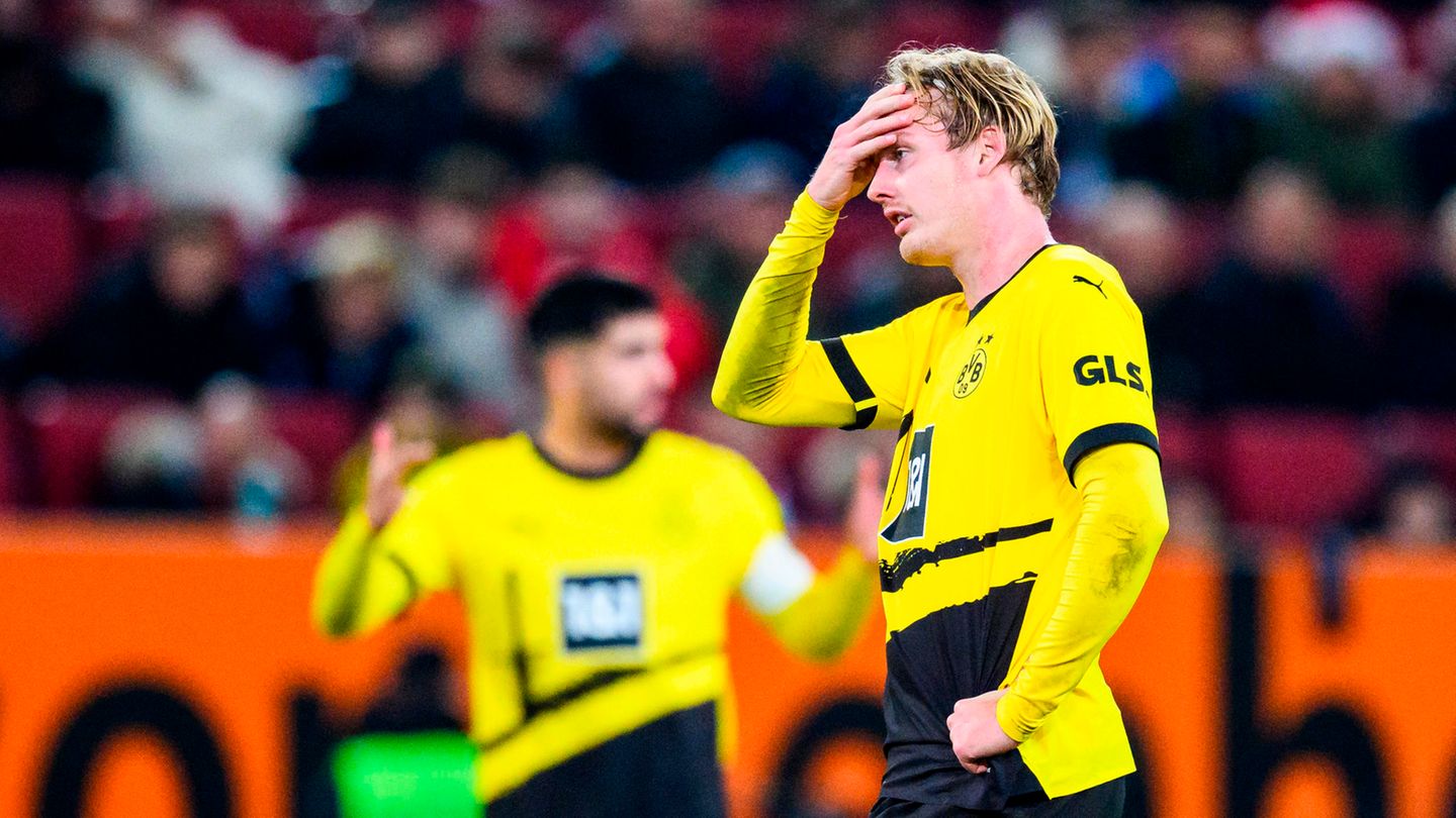 Nicht nur Julian Brandt fasst sich an den Kopf und fragt sich, was beim BVB los ist. Nach der Hinrunde auf Tabellenplatz 5, ganze 15 Punkte hinter Tabellenführer Leverkusen. Sieben Siege, sechs Unentschieden und drei Niederlagen sind zu wenig für die Ansprüche in Dortmund. Mindestens die Champions-League-Qualifikation muss der BVB schaffen – allein des Geldes wegen. Ob Trainer Edin Terzic auch zum Start der Rückrunde noch auf der Bank sitzt, erscheint fraglich. Denn seit der verspielten Meisterschaft Ende vergangener Saison fehlt dem Team die Stabilität.