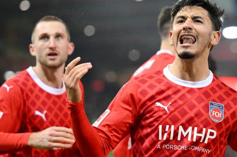 Als Absteiger Nummer eins wurde der 1. FC Heidenheim bei vielen Bundesliga-Fans vor der Saison gehandelt. Zum Ende steht der Aufsteiger aus der schwäbischen Provinz allerdings mit 20 Punkten auf Platz 9 der Tabelle und hat etablierte Bundesligisten wie Wolfsburg, Mainz, Köln, Werder und Gladbach hinter sich gelassen. Wenn sie die Punktebilanz auch in der Rückrunde packen, halten die Heidenheimer die Klasse.