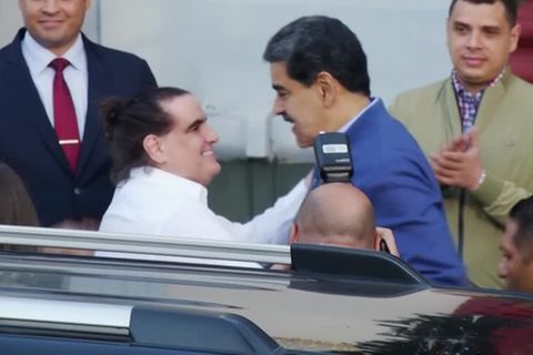 Video: USA und Venezuela tauschen Gefangene aus