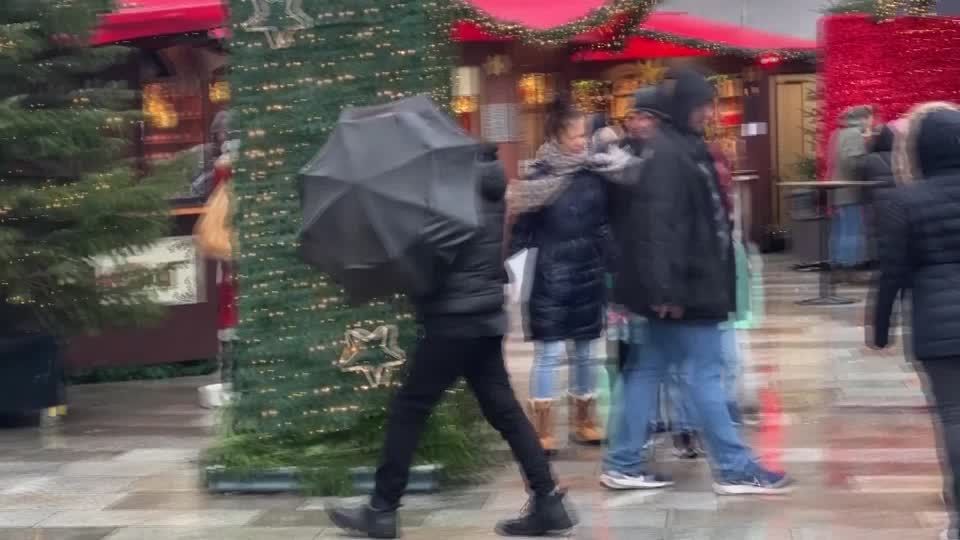Video: Tief "Zoltan" bringt Sturm und Regen zu Weihnachten
