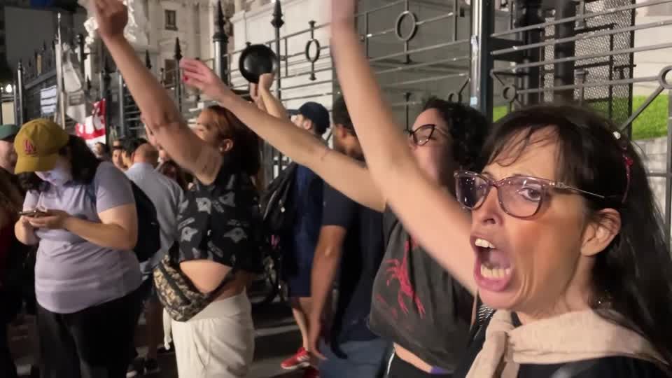 Video: Argentinien: Proteste gegen Kurs der Regierung halten an