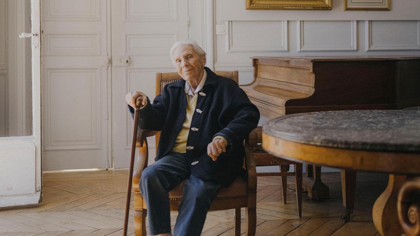 May 25th 2023. Nogent sur Marne, France. La Maison Nationale des Artistes, a retirement home for French artists in the suburbs of Paris. Die Illustratorin Jacqueline Duhême, 96, in einem der Salons des Altersheims