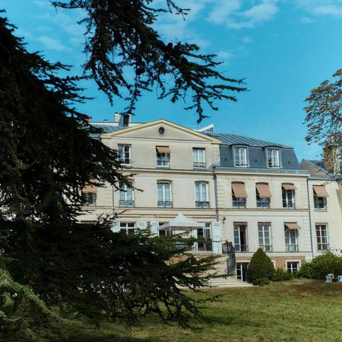 Hauptgebäude der "Maison Nationale des Artistes" in Paris Nogent-sur-Marne
