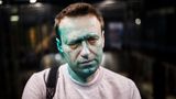 Alexej Nawalny mit grüner Farbe im Gesicht