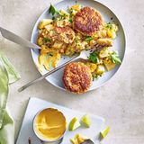 Blumenkohlbuletten auf lieblichem Sauerkraut