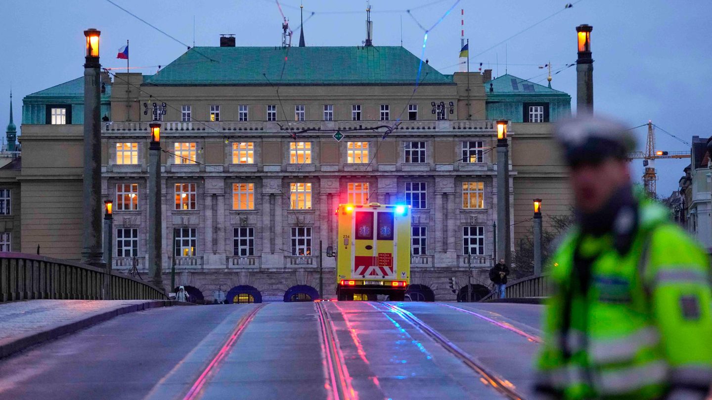 Augenzeugenberichte aus Prag: Schauplatz des Verbrechens: die philosophische Fakultät der Universität Prag Schauplatz des Verbrechens: die philosophische Fakultät der Universität Prag