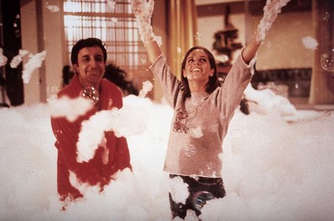 Wilde Schaumparty: Peter Sellers und seine Kollegin Claudine Longe in "Der Partyschreck"