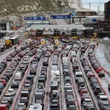 Verkehrsstau vor Weihnachten bei Dover