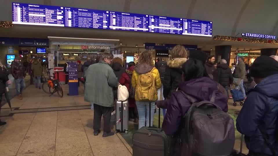 Video: Reiseverkehr zu Weichnachten nimmt Fahrt auf