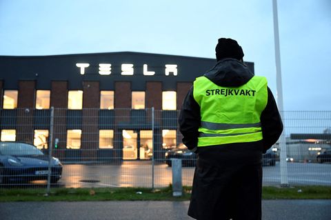 In Schweden streiken Gewerkschaftsmitglieder bei Tesla. Sie wollen faire Löhne