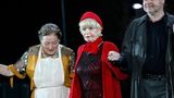 Hier sieht man die Schauspielerin bei einem ihrer letzten Bühnenauftritte. 2019 wirkte sie bei den Bad Hersfelder Festspielen in einer Inszenierung von Kafkas "Der Prozess" als Fräulein Montag mit.      