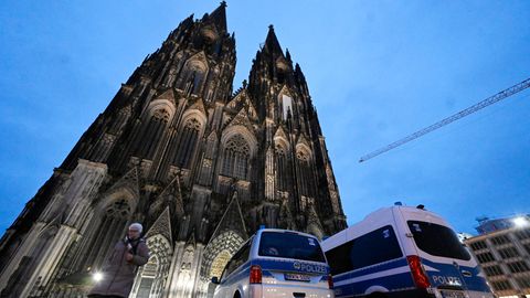 Die Polizei hat kurz vor den Weihnachtstagen den Kölner Dom durchsucht