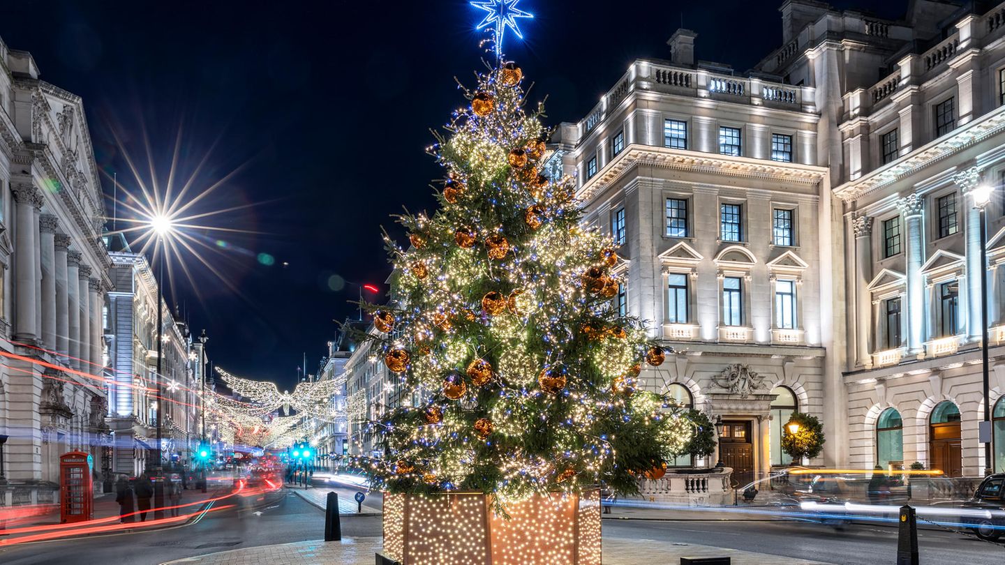 Platz 2: Großbritannien Die Briten feiern ebenfalls gerne Weihnachten – und zwar nicht nur innerhalb des Königshauses. Ganze 691.400 Suchanfragen wurden in der Analyse festgestellt. Besonders beliebt sind die vielen reichlich beleuchteten Weihnachtsmärkte im Land. Außerdem gibt es zu Weihnachten gerne Truthahn – und dann geht es mit der Familie ins Theater.