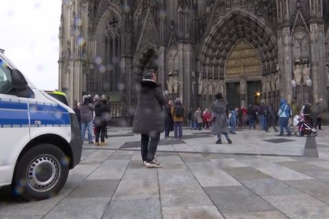 Video: "Müssen Hinweis ernst nehmen" - Polizei kontrolliert Einlass zum Kölner Dom