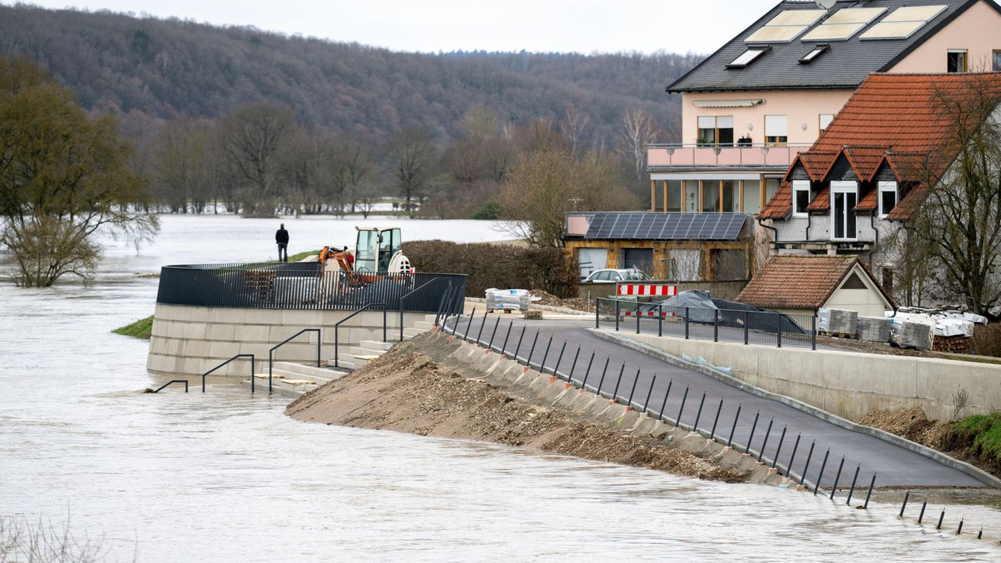 Hochwasser In Deutschland: Kanzler Scholz Reist In Betroffene Gebiete ...