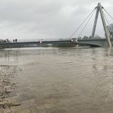 Auch die Weser führt aktuell viel Wasser. Im ostwestfälischen Höxter ist sie bereits über die Ufer getreten.