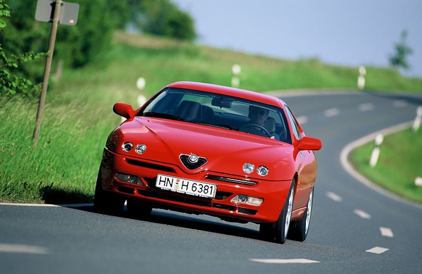 Alfa Romeo GTV (916)
