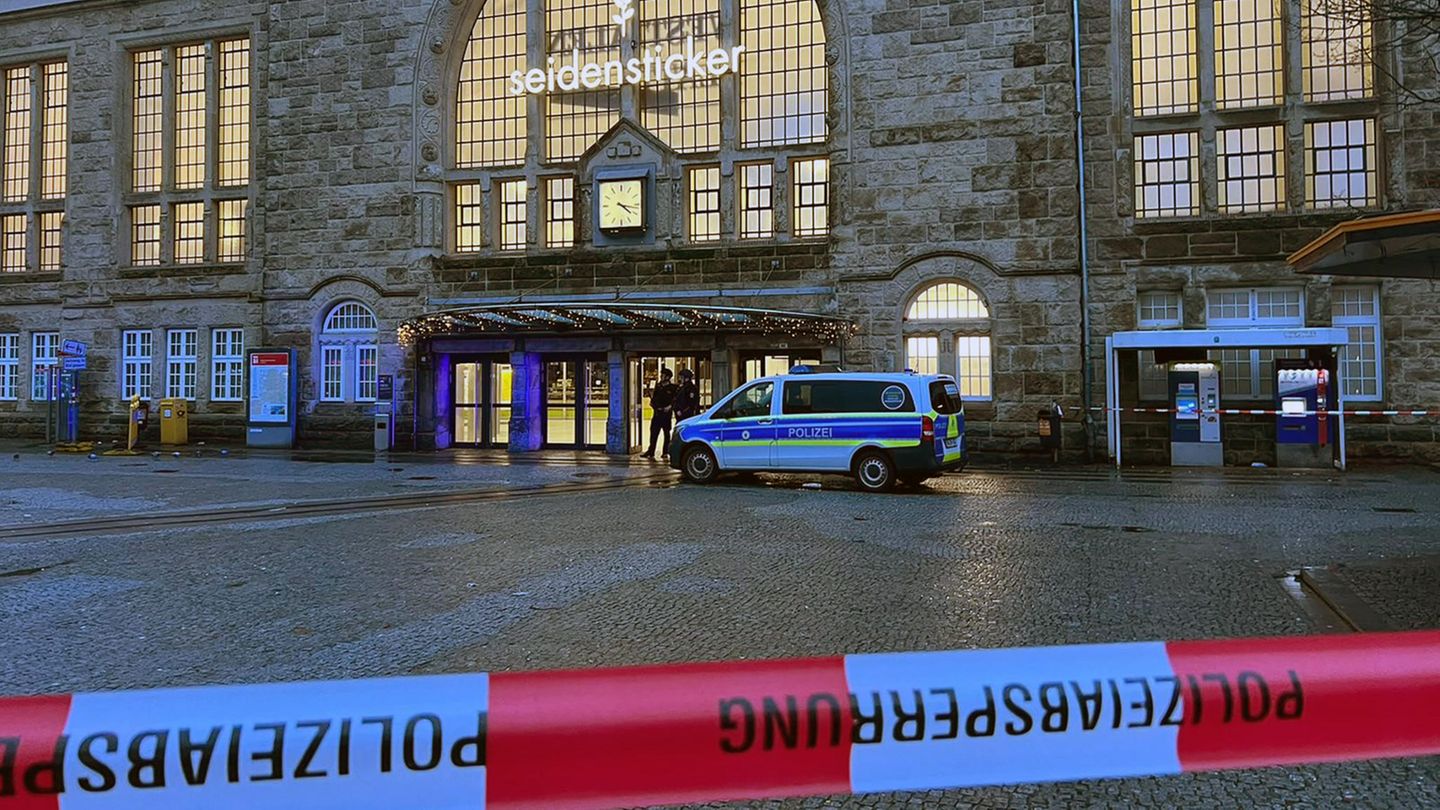 Seit Montagnachmittag ist der Bielefelder Hauptbahnhof abgesperrt.