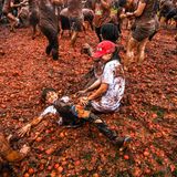 Kinder nehmen am 11. Juni in Sutamarchan, Kolumbien, am zehnten jährlichen Tomatenkampffestival teil