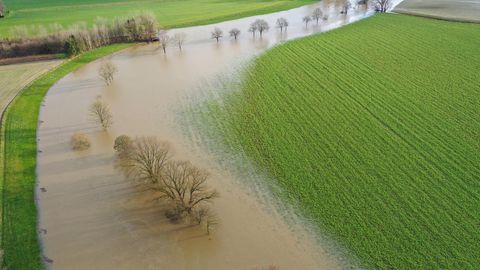 Überflutete Felder bei Albersloh in Nordrhein-Westfalen