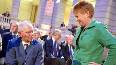 Wolfgang Schäuble (CDU) und Petra Pau (Die Linke)