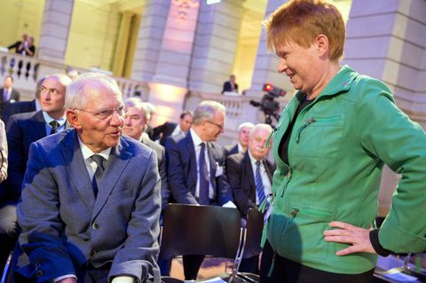 Wolfgang Schäuble (CDU) und Petra Pau (Die Linke)