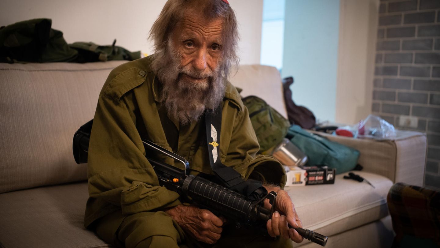 Israel’s oldest reservist: “I’m not afraid”