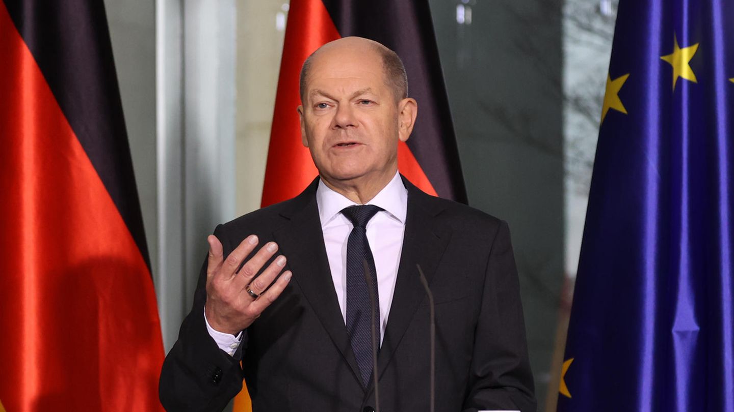 Bundeskanzler Olaf Scholz spricht bei einer Pressekonferenz im Bundeskanzleramt