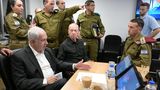 Benjamin Netanjahu, Ministerpräsident von Israel, im Hauptquartier der Israelischen Verteidigungskräfte (IDF)