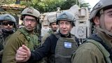 "Wir machen weiter bis zum Ende, bis zum Sieg, bis zur Zerstörung der Hamas (...) Nichts wird uns aufhalten." Das kündigt Israels Regierungschef Benjamin Netanjahu laut einer Mitteilung des Regierungspresseamtes zum Gaza-Krieg am 13. Dezember vor Soldaten an.
