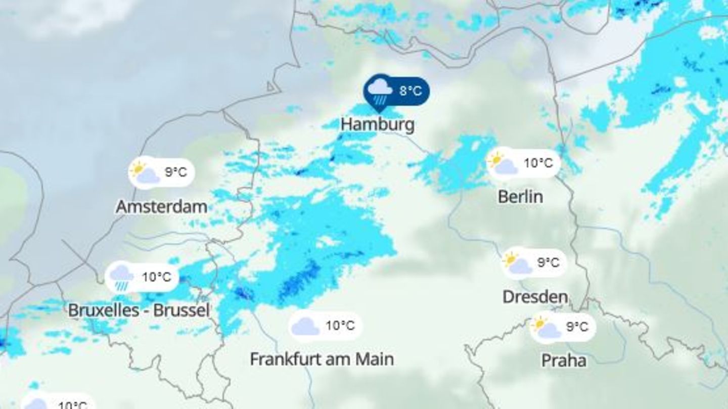 Eine Wetter-Karte zeigt Regen in Deutschland an