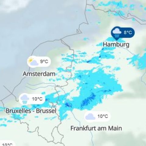 Eine Wetter-Karte zeigt Regen in Deutschland an