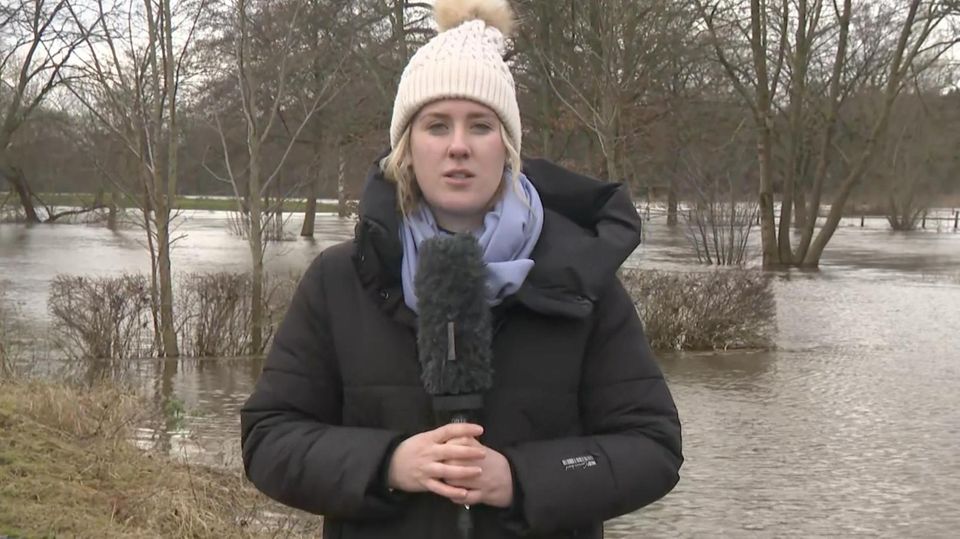 Dämme halten: "Leute sind verunsichert" – Reporterin über aktuelle Hochwasser-Lage in Niedersachsen