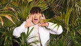 Twenty4wer? Der Influencer und Musiker Twenty4Tim wird vielen TV-Zuschauern kein Begriff sein. Dabei ist der 23-Jährige in seiner Generation wahnsinnig erfolgreich. Der gebürtige Kölner konnte bereits mehrere Nummer-1-Singles und ein Nummer-1-Album landen. Dank seiner Präsenz auf YouTube, TikTok und Instagram gehört er zu den erfolgreichsten Influencern des Landes. Nun will er auch das Fernsehpublikum erobern.