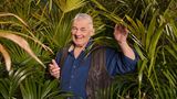 Er ist mit 72 Jahren der Grandseigneur im diesjährigen Dschungelcamp: Heinz Hoenig ist dank seiner unzähligen Rollen in Film und Fernsehen längst eine Schauspiel-Legende, nun wagt er den Sprung in ein neues Terrain. Ob er eine Ahnung hat, was ihn in Australien erwartet? Seine Aussagen lassen das bezweifeln: "Ich weiß gar nicht, auf welchen Mist ich mich da einlasse", sagt Hoenig.